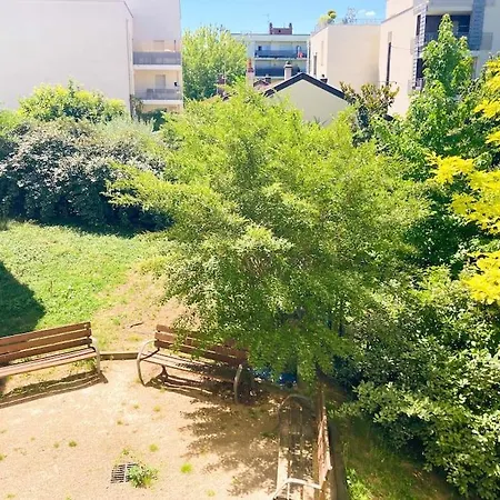 Close To Insa With Parking Space Villeurbanne